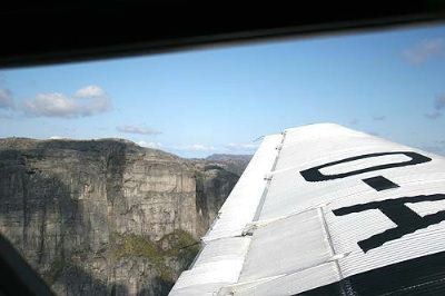 Prekestolen passeres..... sagnet sier at den  597 meter høye klippen en gang skal falle ned i Lysefjorden og skape en flodbølge som skal utslette Stavanger
