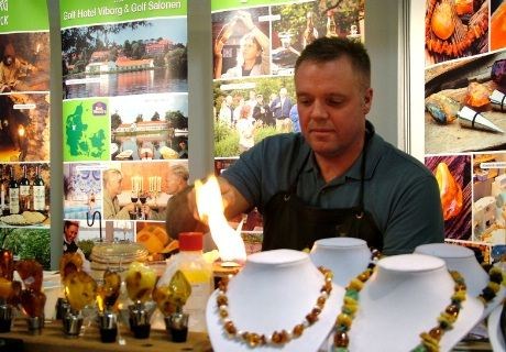 Dansk ravkunstner i aksjon i Stavanger Turnhall