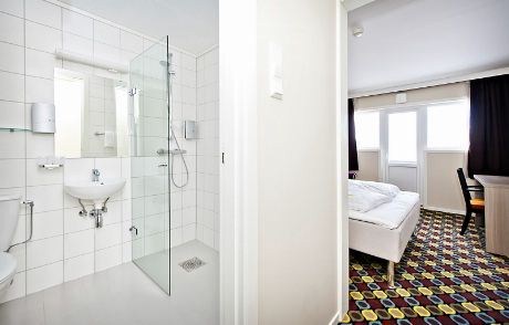 Hotellet har 44 rom . Av disse er 34 nyoppussede,mens de øvrige ble renovert for noen år siden.