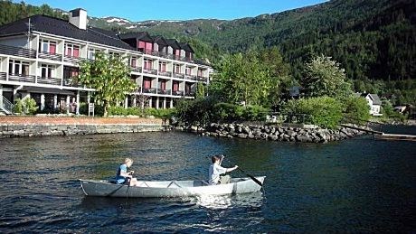 Båtliv på Hornindalsvatnet