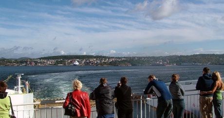 Klokken er 08.21 , SuperSpeed 2 har lagt Larvik bak seg - Danmark neste !