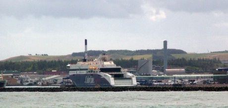 Superspeed 1 ved kai i Hirtshals