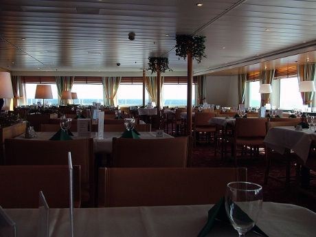 Buffettrestauranten Bornholm  ligger fremst på dekk 6. Her serveres det store og rikholdige lunsjbord til en rimelig penge.