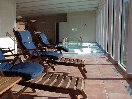 Solstoler  for avslapping ved  "hot tuben"