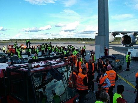 Mange skuelystne også inne på flyplassområdet