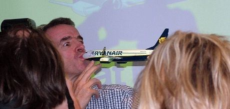 - Men jeg nøyer meg med et kyss"