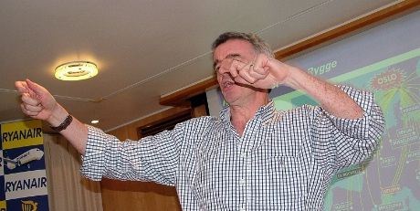 - Så store skal vi vi". Ryanair fraktet nesten 80 millioner passasjerer i 2012. Nå vil selskapet bli enda større